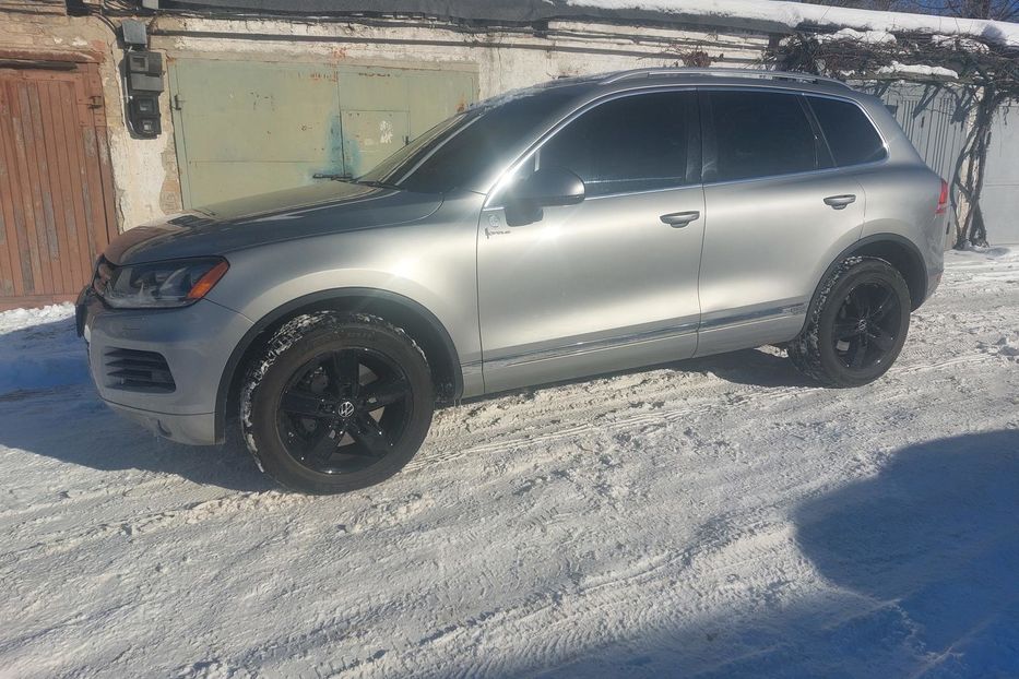 Продам Volkswagen Touareg Гібрид 2011 года в Киеве