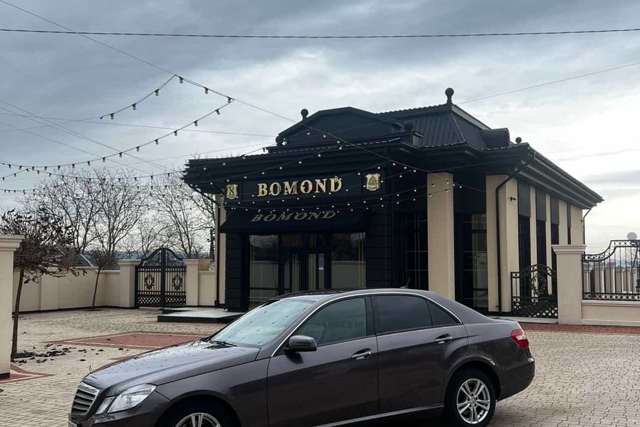 Продам Mercedes-Benz E-Class 200 2011 года в г. Снятин, Ивано-Франковская область