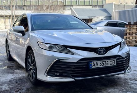 Продам Toyota Camry Premium  2021 года в Киеве