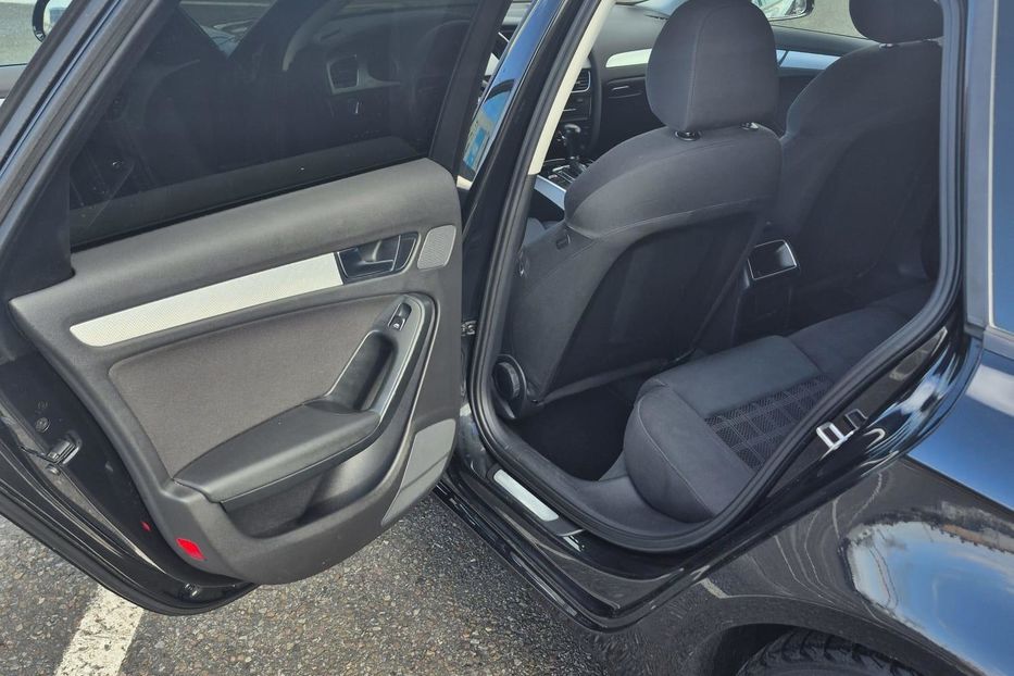 Продам Audi A4 2011 года в г. Чагор, Черновицкая область