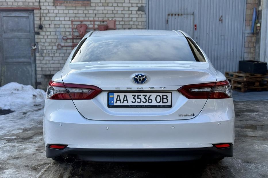 Продам Toyota Camry Premium  2021 года в Киеве
