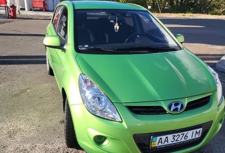 Продам Hyundai i20 MALBA51BACM356814 2011 года в Киеве