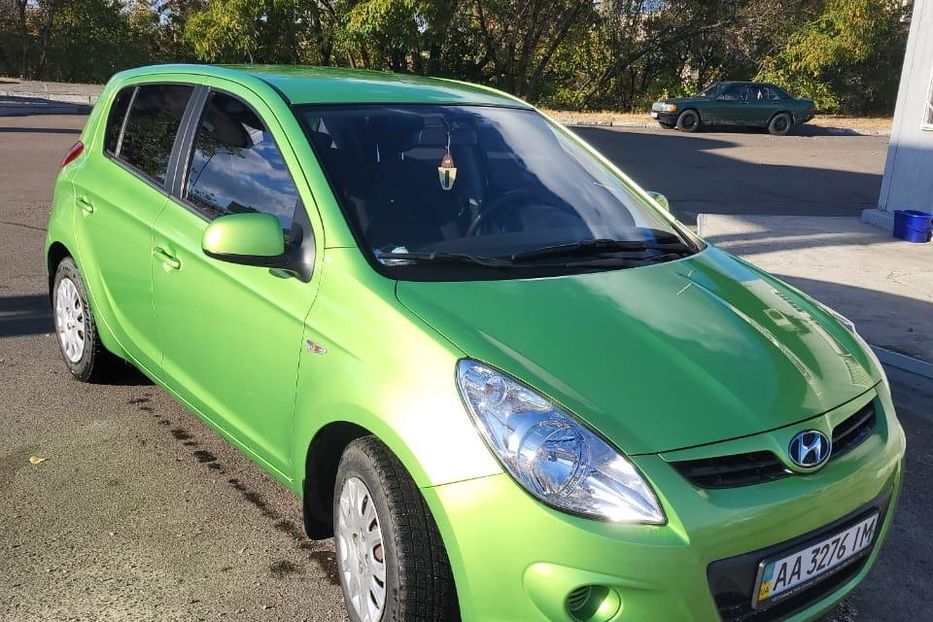 Продам Hyundai i20 MALBA51BACM356814 2011 года в Киеве