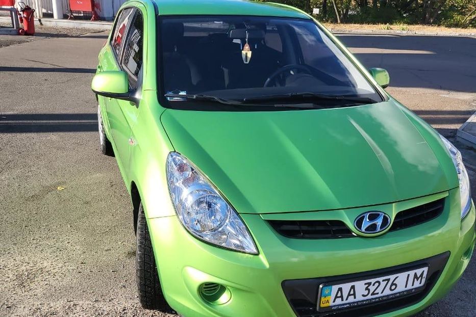 Продам Hyundai i20 MALBA51BACM356814 2011 года в Киеве