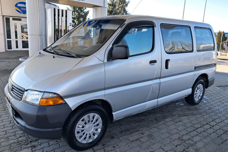 Продам Toyota Hiace пасс. D4D TurboDiesel 2003 года в г. Гайсин, Винницкая область