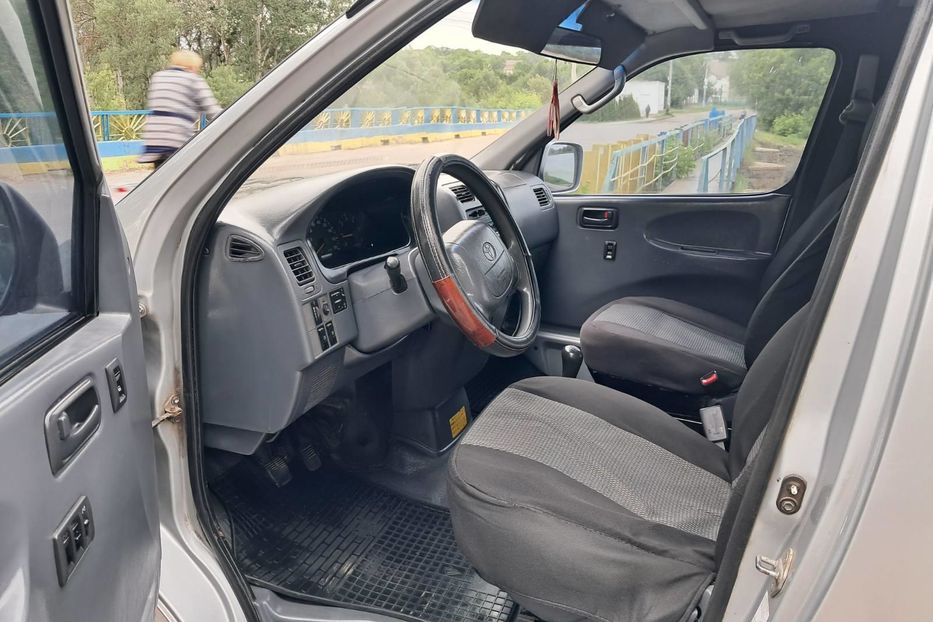 Продам Toyota Hiace пасс. D4D TurboDiesel 2003 года в г. Гайсин, Винницкая область