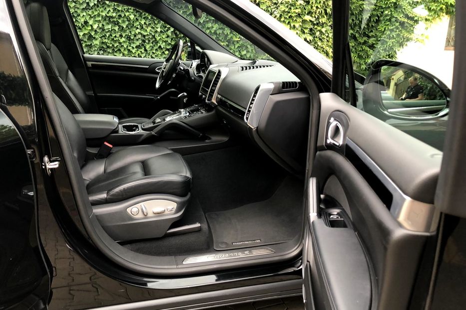 Продам Porsche Cayenne Подзаряжаемый Plug-in  2016 года в Одессе