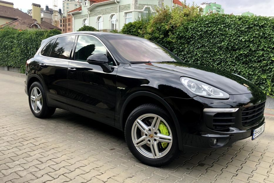 Продам Porsche Cayenne Подзаряжаемый Plug-in  2016 года в Одессе