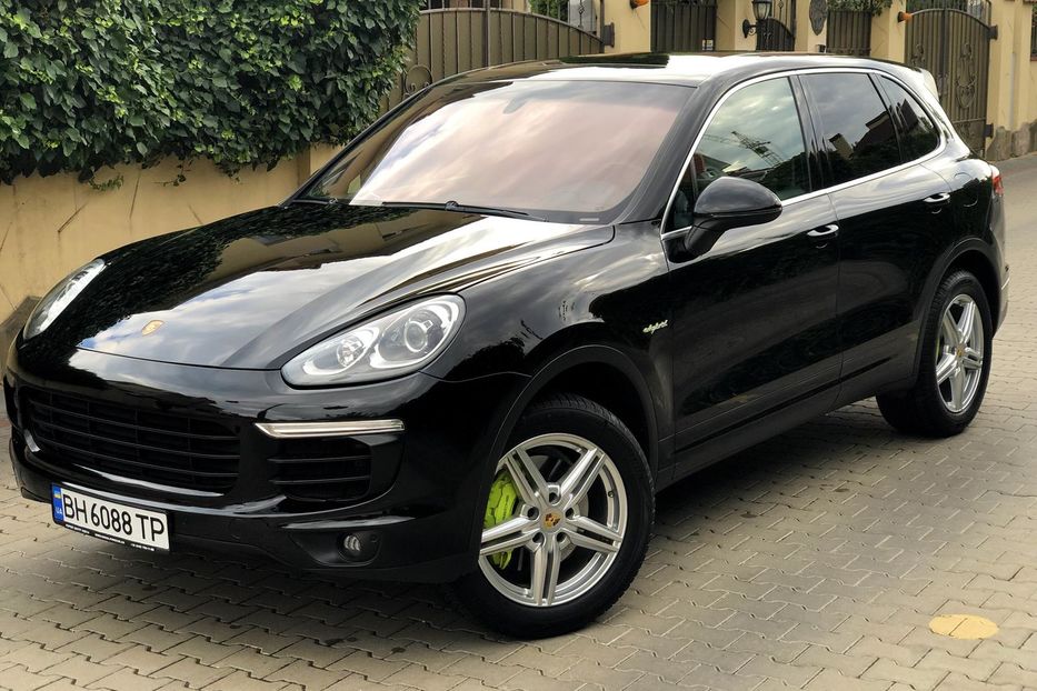 Продам Porsche Cayenne Подзаряжаемый Plug-in  2016 года в Одессе