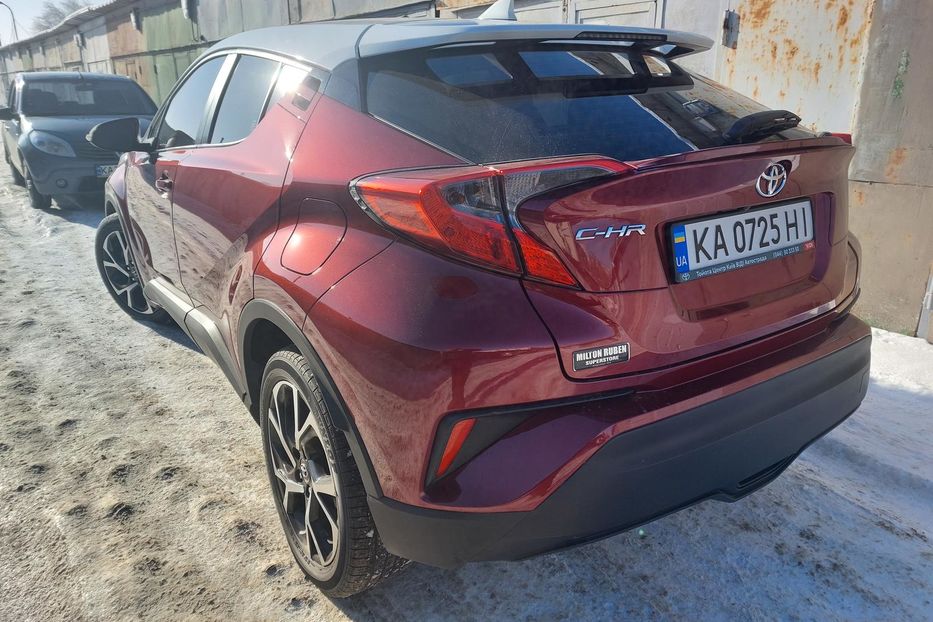Продам Toyota C-HR Автомат 2018 года в Киеве