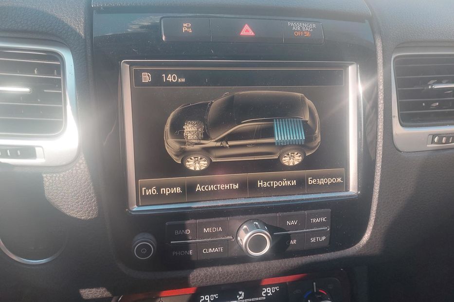 Продам Volkswagen Touareg Гибрид 2011 года в Киеве