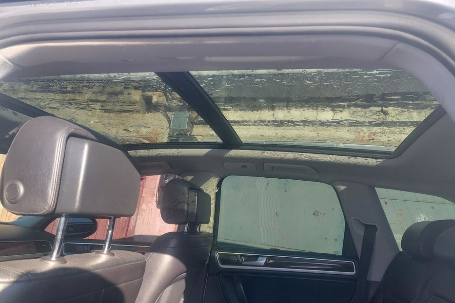 Продам Volkswagen Touareg Гибрид 2011 года в Киеве