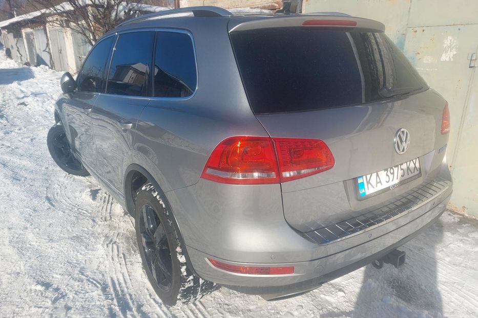 Продам Volkswagen Touareg Гибрид 2011 года в Киеве