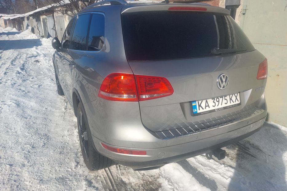 Продам Volkswagen Touareg Гибрид 2011 года в Киеве