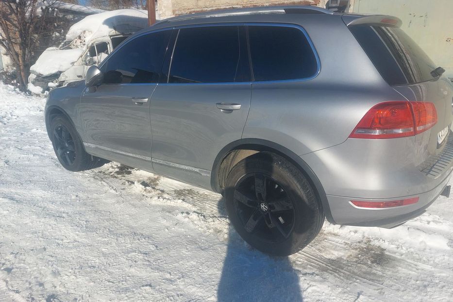 Продам Volkswagen Touareg Гибрид 2011 года в Киеве