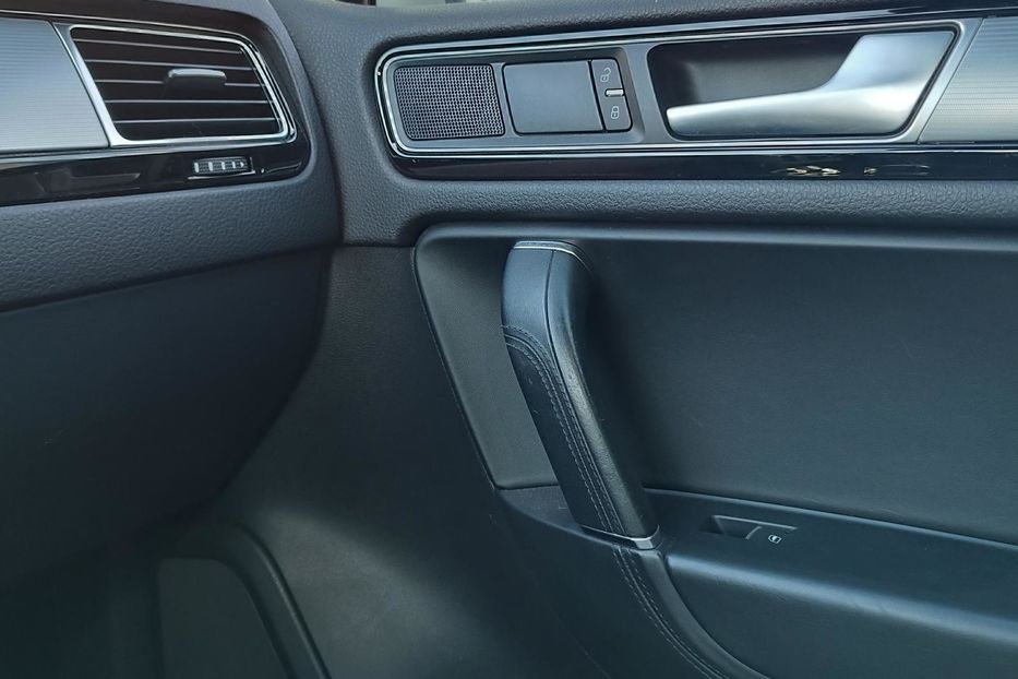 Продам Volkswagen Touareg 2015 года в г. Обухов, Киевская область