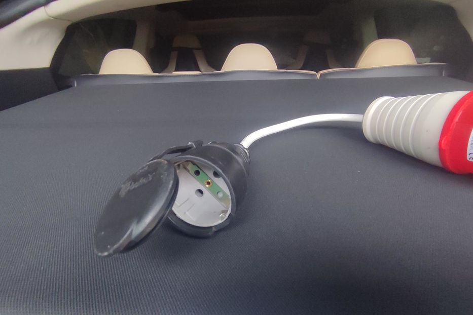 Продам Tesla Model S P85D 2015 года в Житомире