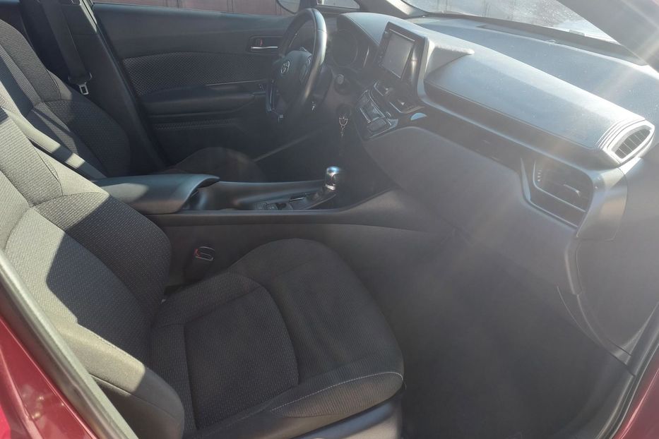 Продам Toyota C-HR Автомат 2018 года в Киеве