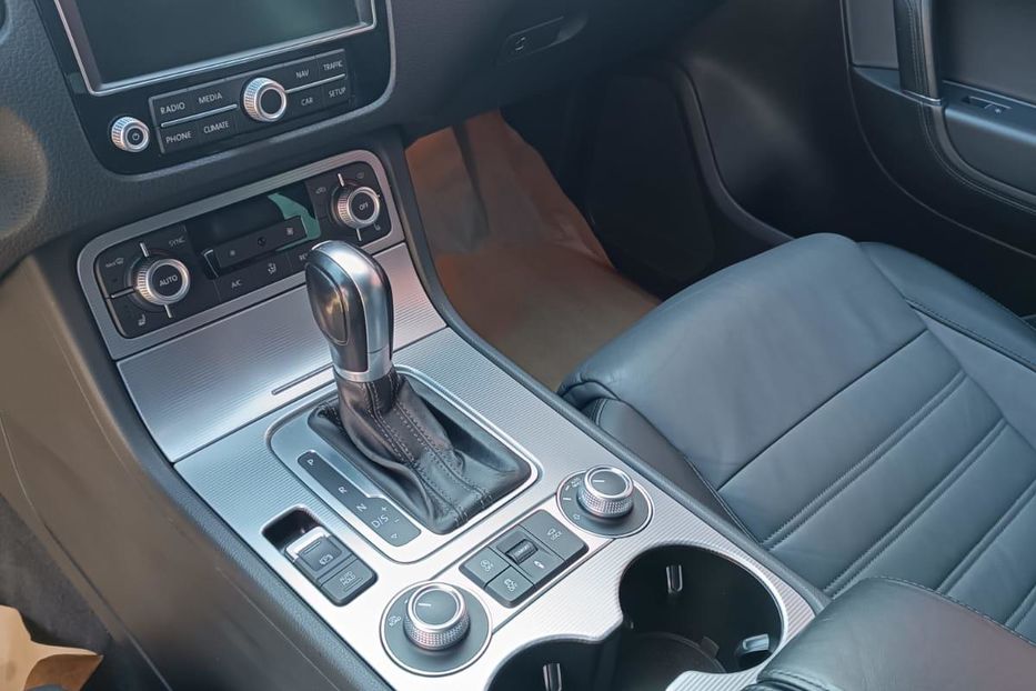 Продам Volkswagen Touareg 2015 года в г. Обухов, Киевская область