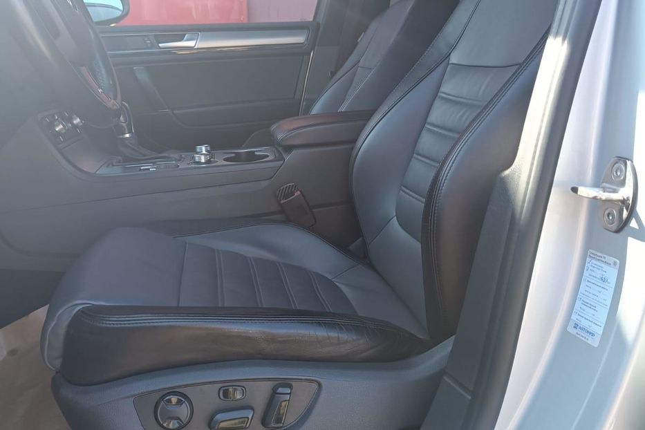 Продам Volkswagen Touareg 2015 года в г. Обухов, Киевская область