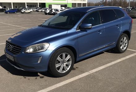 Продам Volvo XC60 2.0 дизель D3 (150 к.с.)  2016 года в Киеве