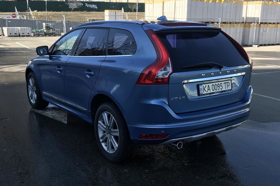 Продам Volvo XC60 2.0 дизель D3 (150 к.с.)  2016 года в Киеве