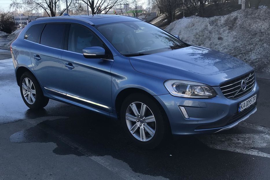 Продам Volvo XC60 2.0 дизель D3 (150 к.с.)  2016 года в Киеве