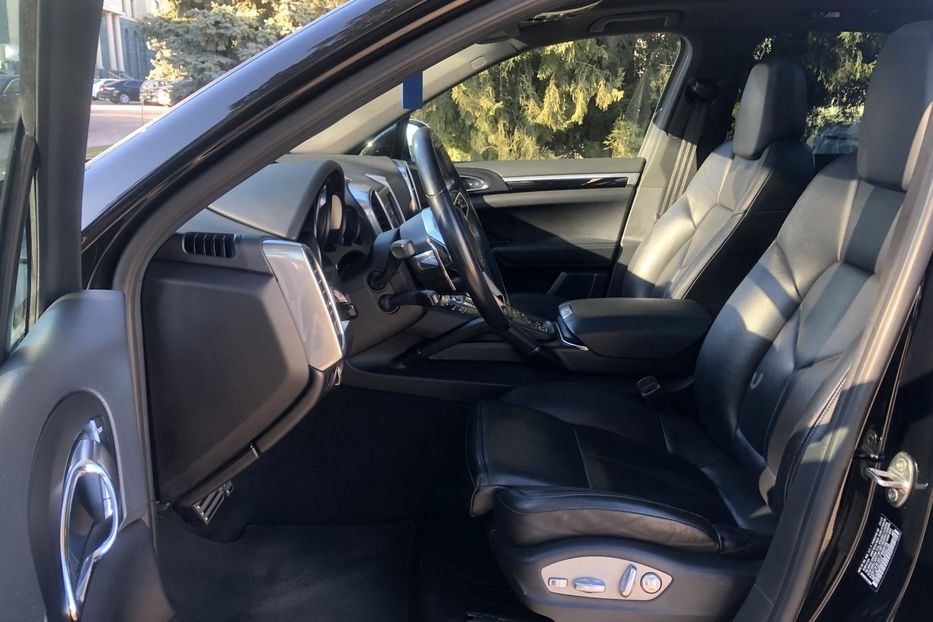 Продам Porsche Cayenne Plug-in Hybrid.Расход 5,6. 2015 года в Одессе