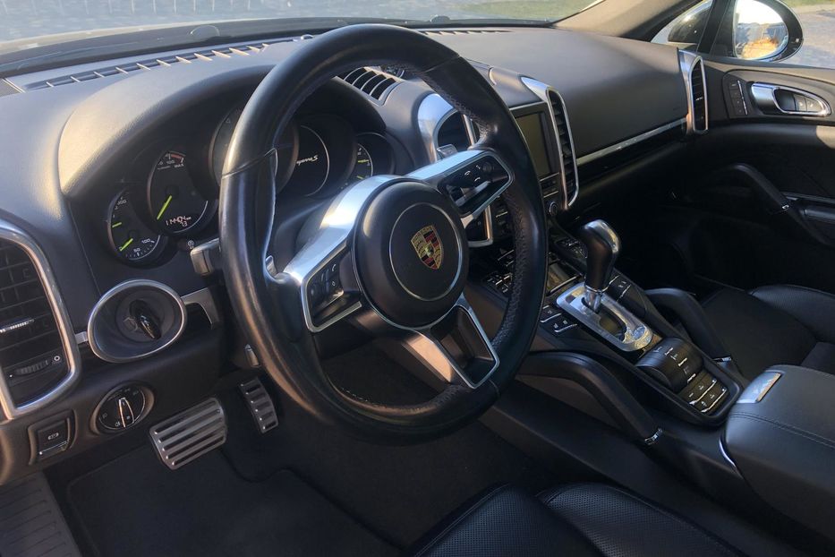 Продам Porsche Cayenne Plug-in Hybrid.Расход 5,6. 2015 года в Одессе