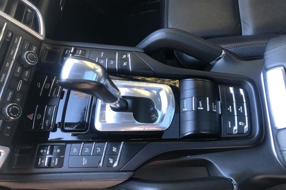 Продам Porsche Cayenne Plug-in Hybrid.Расход 5,6. 2015 года в Одессе