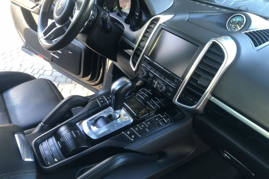 Продам Porsche Cayenne Plug-in Hybrid.Расход 5,6. 2015 года в Одессе