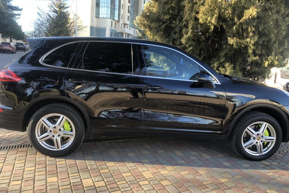 Продам Porsche Cayenne Plug-in Hybrid.Расход 5,6. 2015 года в Одессе