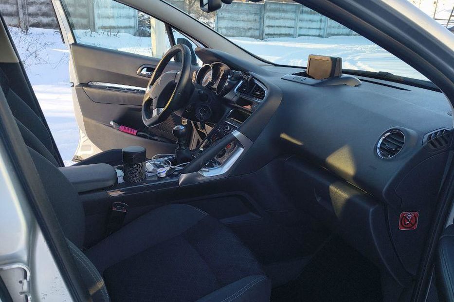 Продам Peugeot 3008 2013 года в Киеве