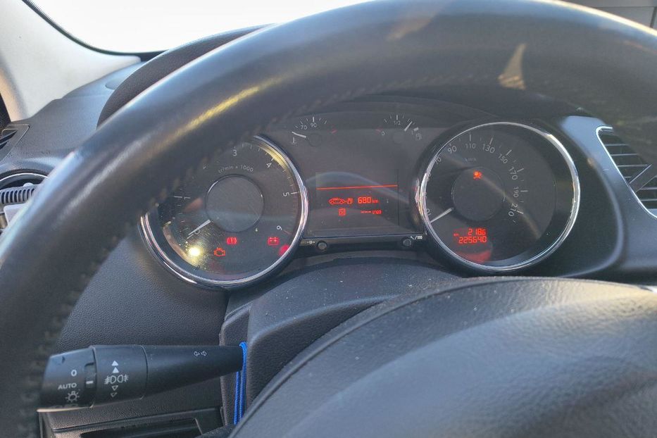 Продам Peugeot 3008 2013 года в Киеве