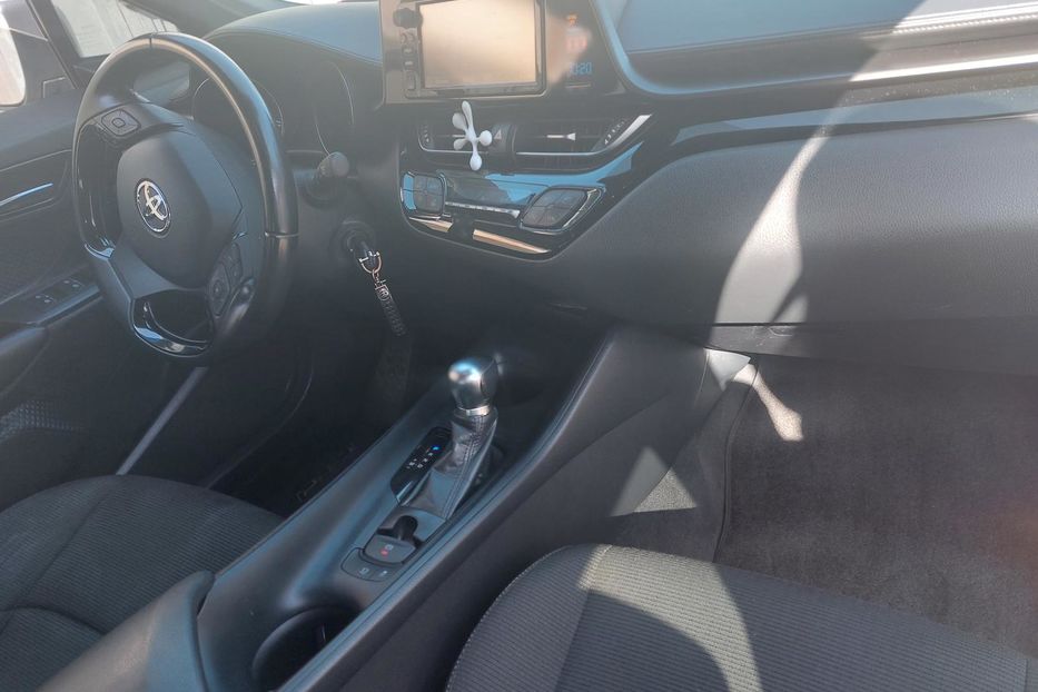 Продам Toyota C-HR Автомат 2018 года в Киеве