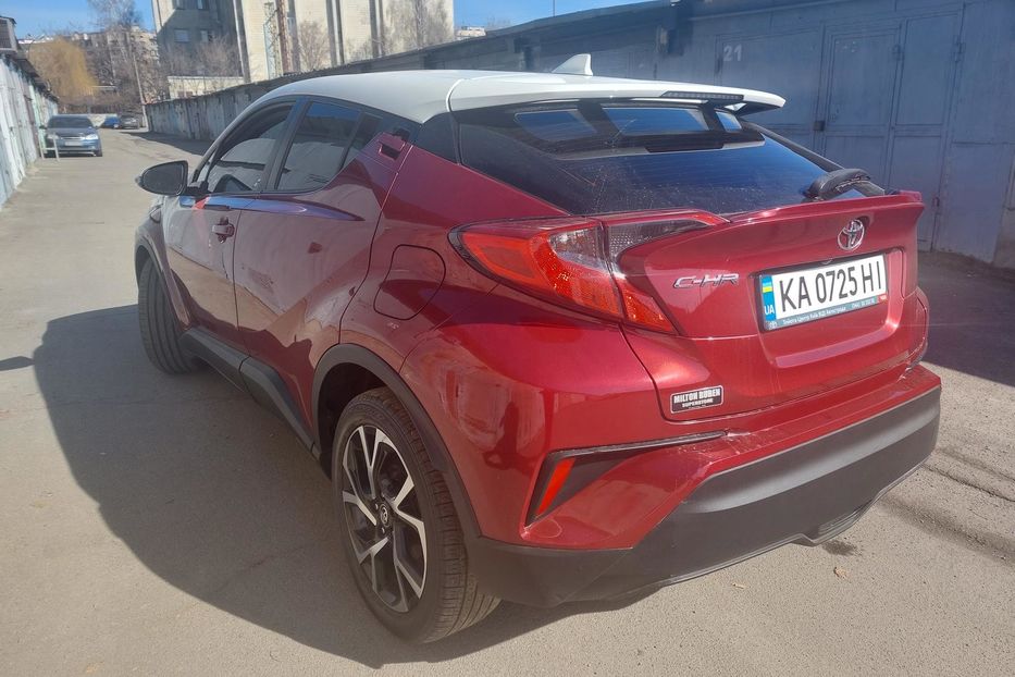 Продам Toyota C-HR Автомат 2018 года в Киеве