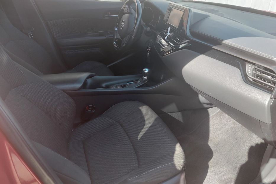 Продам Toyota C-HR Автомат 2018 года в Киеве