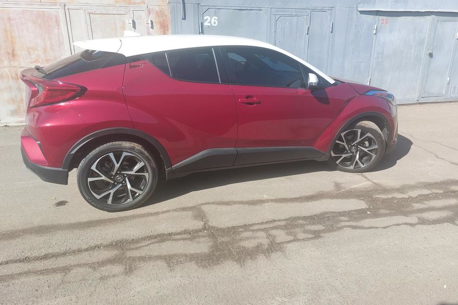 Продам Toyota C-HR Автомат 2018 года в Киеве