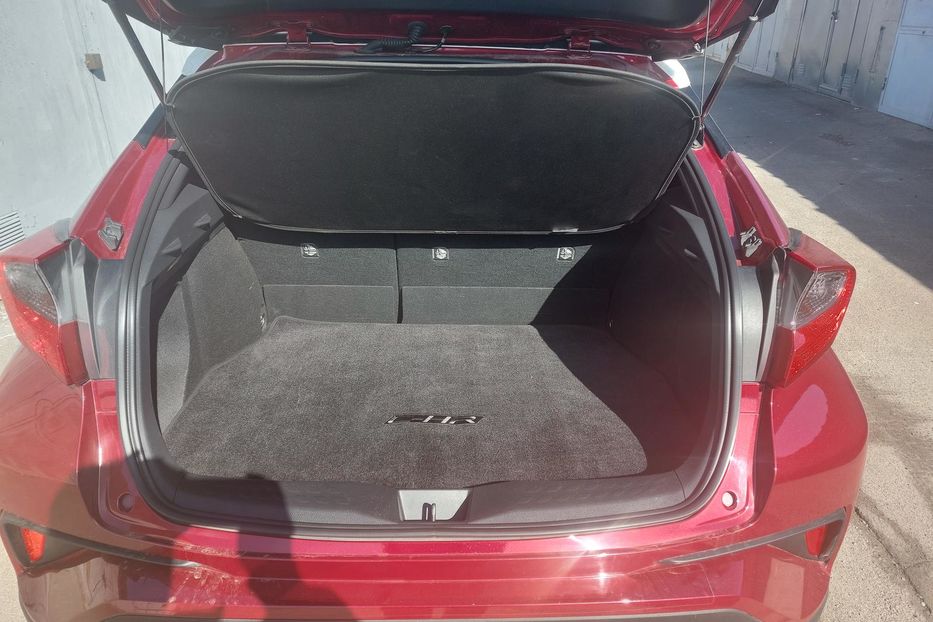 Продам Toyota C-HR Автомат 2018 года в Киеве