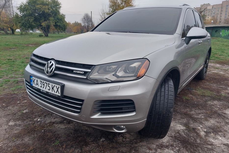 Продам Volkswagen Touareg Гибрид 2011 года в Киеве