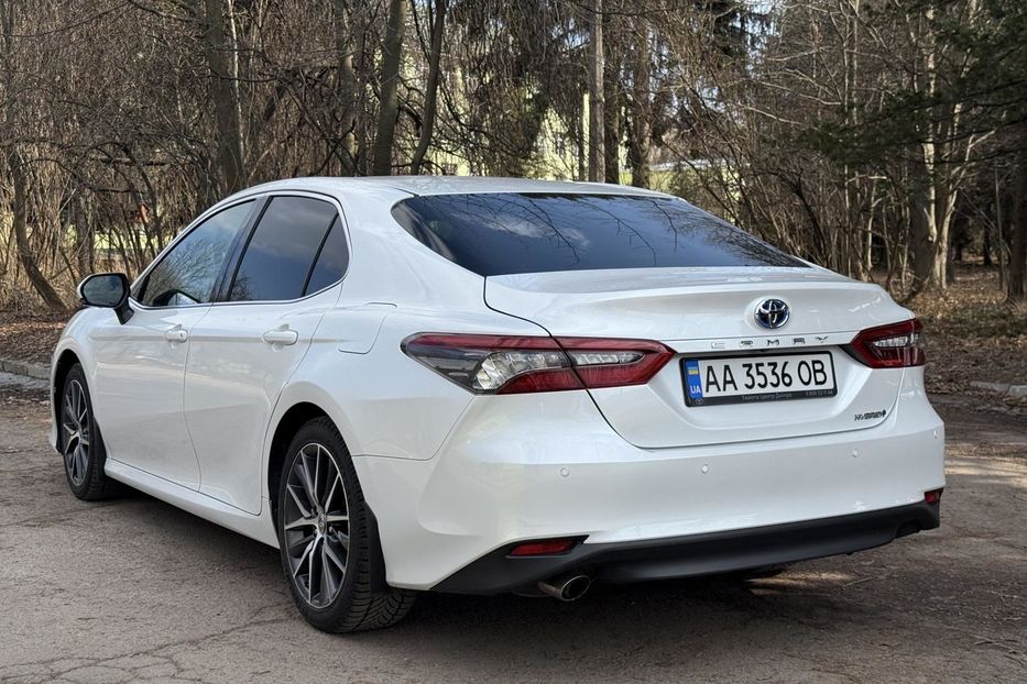 Продам Toyota Camry Premium  2021 года в Киеве