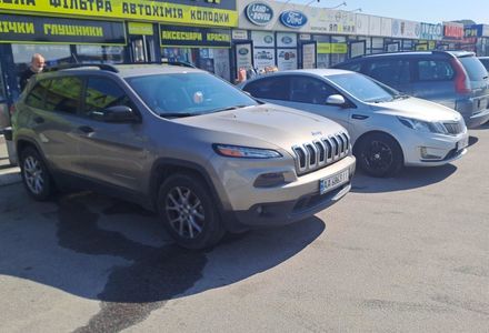 Продам Jeep Cherokee 1C4PJMAB5HW622167 2017 года в Киеве