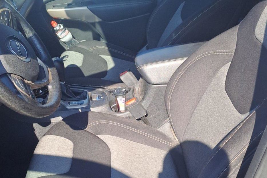 Продам Jeep Cherokee 1C4PJMAB5HW622167 2017 года в Киеве