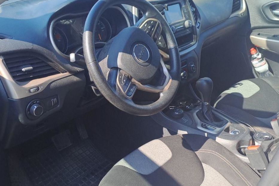 Продам Jeep Cherokee 1C4PJMAB5HW622167 2017 года в Киеве