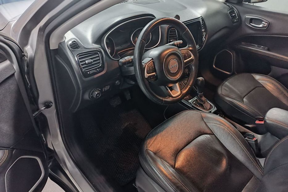 Продам Jeep Compass 3C4NJCCB0KT819338 2019 года в Киеве