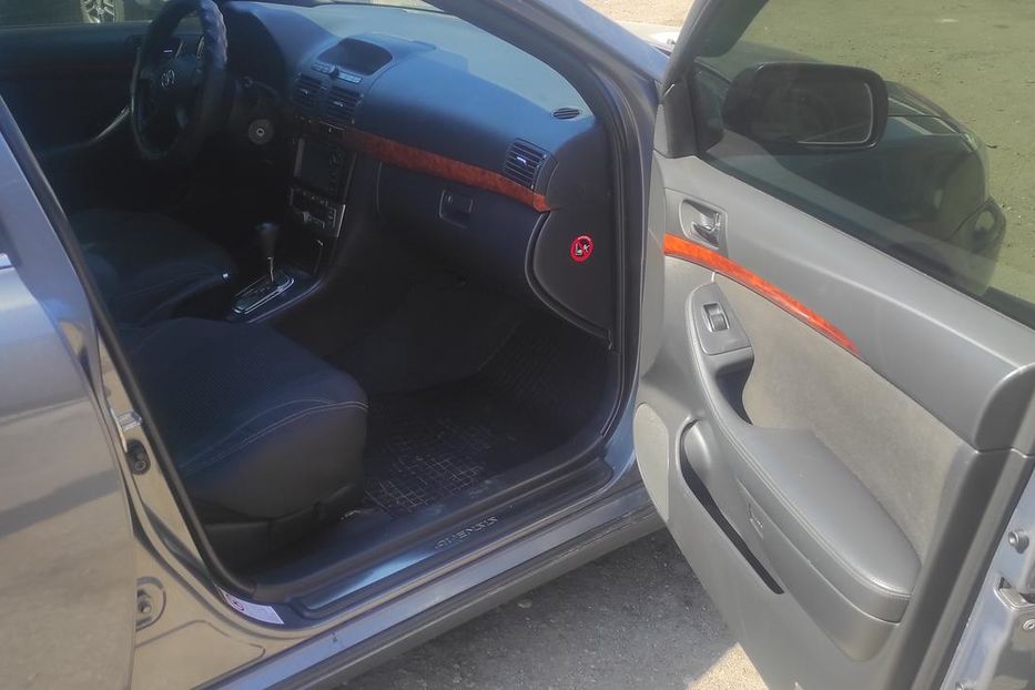 Продам Toyota Avensis 2004 года в Одессе