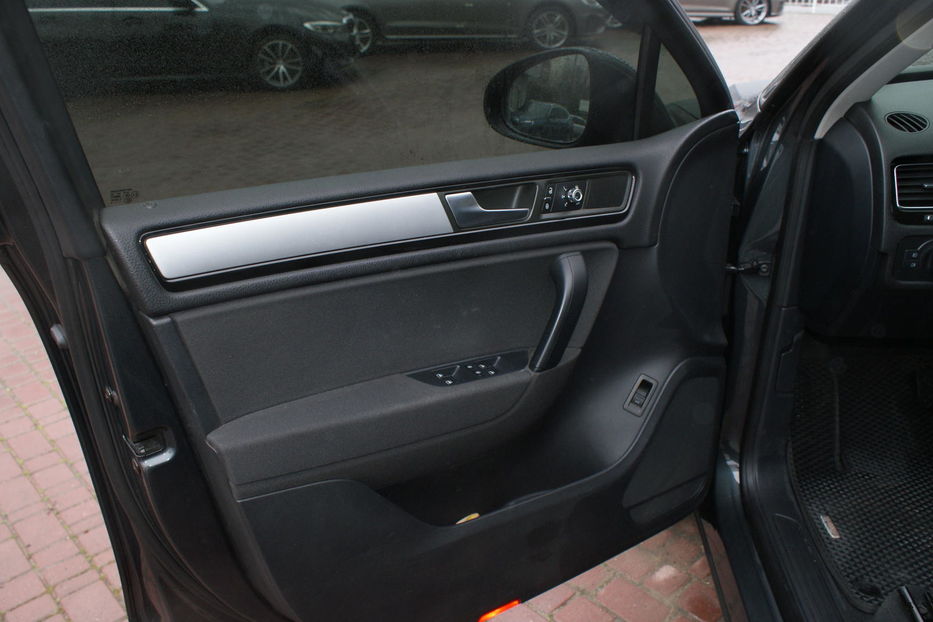 Продам Volkswagen Touareg 2013 года в Одессе