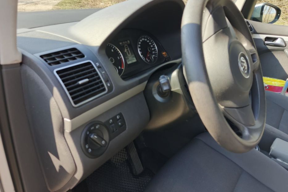 Продам Volkswagen Touran 2014 года в Ровно