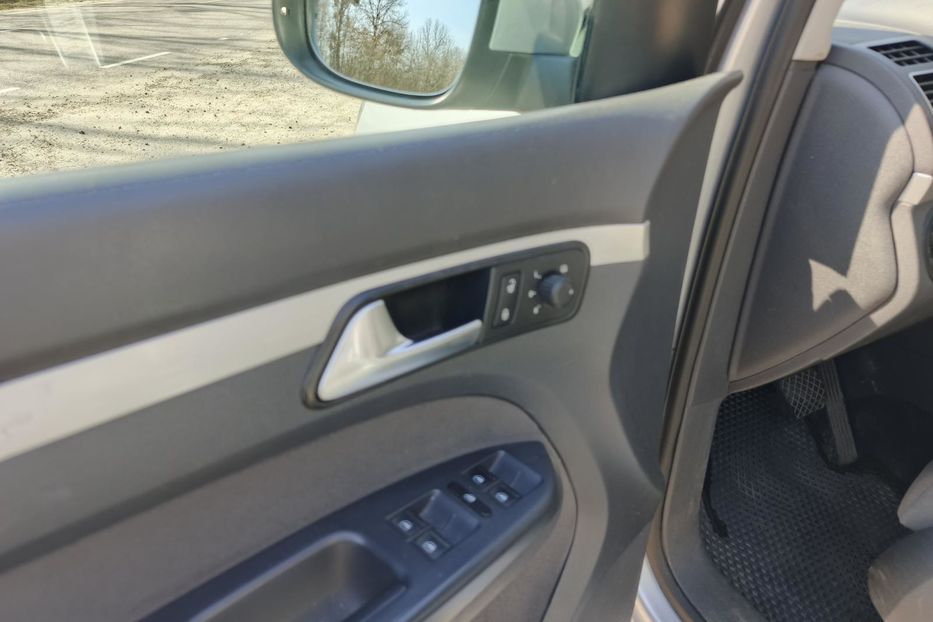 Продам Volkswagen Touran 2014 года в Ровно