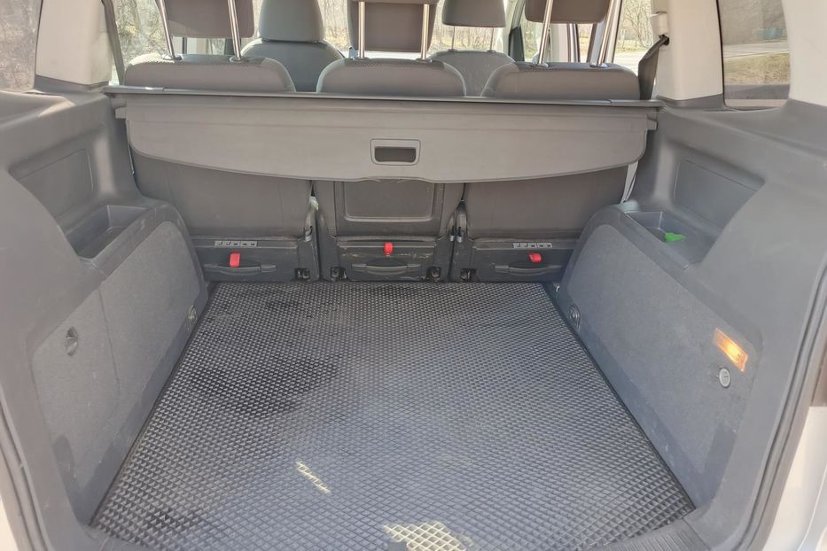 Продам Volkswagen Touran 2014 года в Ровно